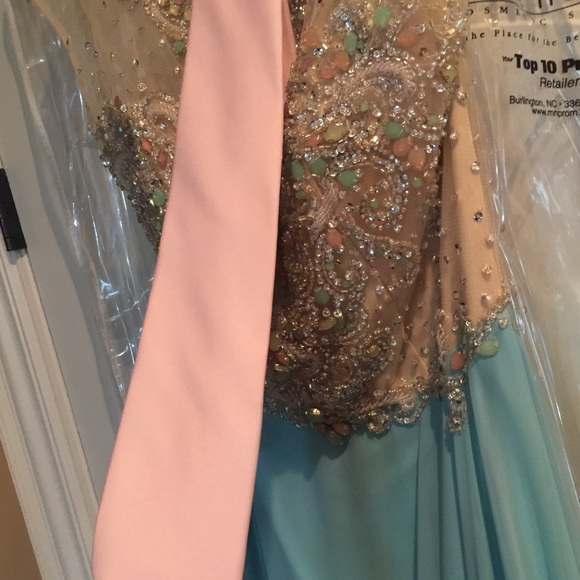 Formal evening gown, like new - Picture 7 of 8